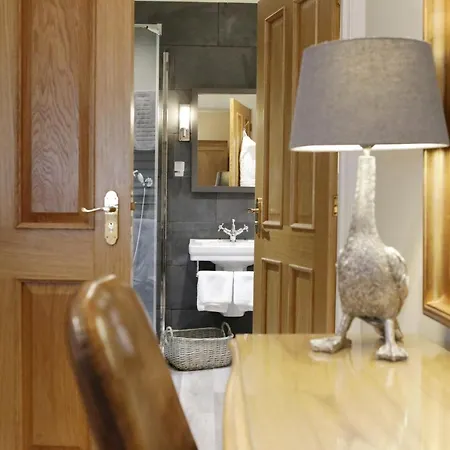 Heather Glen Ainstable