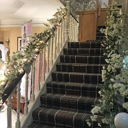 Heather Glen Ainstable